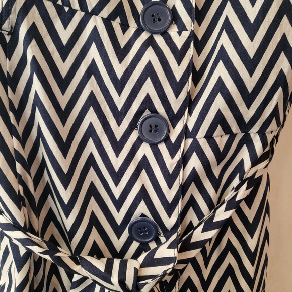 Chevron navy and white wrap dress - Picture 5 of 5